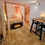 Love Room Provencale Studio