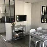 Belle Maison Dans Residence Avec Piscine