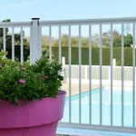 Appartement Avec Piscine Commune - Quartier Pironniere - 4 Personnes