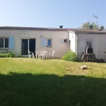 Agreable Maison Calme Avec Terrasse, Jardin Et Vue Sur Verger