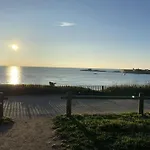 Studio 2 Personnes Superbe Vue Mer A 50M De La Plage Du Fort Bloque - Julian