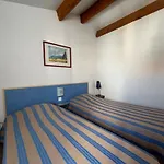 Maison Lumineuse Au Calme, Pres Mer