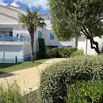 Vaux-Sur-Mer : Appartement 2* Avec Piscine Et Balcon - Fr-1-738-39