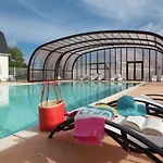 Neat Apartment With Microwave