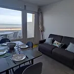 Une Terrasse Sur La Mer