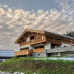 Chalet 5* A La Clusaz : Piscine Chauffee, Skis Aux Pieds, 6 Chambres, Garage 3 Voitures - Fr-1-459-149