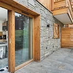 Appartement Moderne A Courchevel Pour 4 Pers, Proche Piste, Parking Et Wifi Inclus - Fr-1-563-69