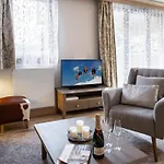 Appartement D'Exception - 3 Pieces - Proche Pistes Et Commerces - Parking Inclus - Fr-1-562-29