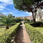 Appartement Cosy 2 Pieces Avec Cabine, Proche Mer A Argeles, Terrasse, Parking, Animaux Admis - Fr-1-225-723