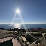 Appartement 1 Chambre Avec Terrasse Vue Mer Dans Residence Avec Piscine