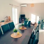 Villa Au Calme Avec Piscine, Grand Jardin Et Studio Independant