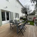 Charmante Maison A Saint-Martin-De-Re, 2 Chambres, Jardin, Proche Port Et Plage, Parking Privatif - Fr-1-246C-26