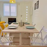 2 Bedroom Duplex Center, Patio