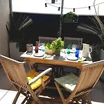 Aigues-Mortes Remparts, Renovated Old Apartment