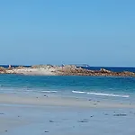 Studio Vue Imprenable Sur La Mer Et Les 7 Iles