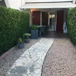 La Grande Motte Appart 4 Pers Rdj Piscine