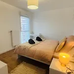 Le Bel Escale Avec Son Balcon