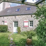 Pet Friendly Home In Douarnenez With Kitchen