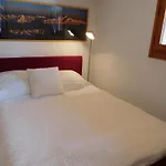 Charmant 2 Pieces Au Centre Avec Terrasse Et Garage A Chamonix - Fr-1-517-41