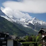 Agreable Studio Avec Balcon Proche Des Pistes A Chamonix, Parking Inclus - Fr-1-517-52