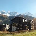 Agreable Studio Avec Balcon Proche Des Pistes A Chamonix, Parking Inclus - Fr-1-517-52
