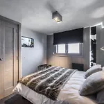 Grand Appartement Raffine Et Design A Courchevel, 5 Chambres, 10 Pers., Proche Remontees Mecaniques - Fr-1-563-14