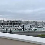 Appartement 2 Pieces Avec Piscine, Parking Prive - La Rochelle - Fr-1-246-594