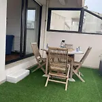Appartement 2 Pieces Avec Piscine, Parking Prive - La Rochelle - Fr-1-246-594