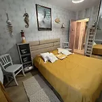 Appartement Rdc Avec Veranda Et Terrasse, Proche Plage Et Commerces, Parking Privatif - Fr-1-324A-50
