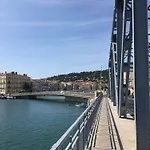 Appartement 3 Pieces A Sete Avec Parking Securise - Fr-1-338-600