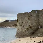 Appartement Calme Et Lumineux, Bord De Mer A 1 Minute A Pied De La Plage