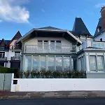 Villa Bagatelle, 8 Personnes Front De Mer Houlgate