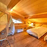 Chalet Charmant Avec Terrasse Au Pied Du Pleney, Proche Centre Et Parking - Fr-1-524-89