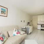 Appartement A 200 M De La Plage Avec Terrasse Et Parking, Au Coeur Des Commerces Et Restaurants - Fr-1-2-426
