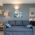 Colorful Semi-Detached House, Just 300M Away From The Beach
