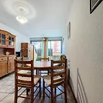3085- T2 Dans Residence Piscine