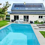 Holiday Home Villa Des Neuf Plages By Interhome