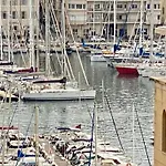 Click! Magical Views Notre-Dame, Vieux Port & Rooftops - Walk To All