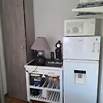Joli Appartement Pour 4 Personnes Situe A 300M De La Plage