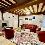 Spacious Flat 65 Sqm With Beach And Cliffs At 100M