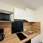 Studio Renove Proche Plage Et Commerces, Parking