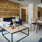 Lodge Nicola - Ovo Network