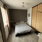 Maison Familiale De Plain Pied, Grande Cour, Velos, Tres Bien Equipee