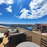 Cap D'Agde Vue Port Et Mer Parking Terrasse La Desirade