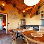 A Pincu, Rural Et Atypique
