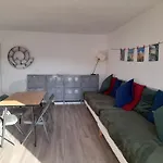 Arcachon : T2 Calme Avec Balcon, Proche Plage Et Centre, Parking Inclus - Fr-1-319-589