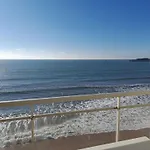 Studio Cabine Face A La Mer Avec Acces Direct A La Grande Plage - Saint-Gilles-Croix-De-Vie - Fr-1-324-62