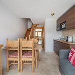 Charmant Duplex Centre Val-D'Isere Avec Balcon, Parking Et Services Inclus - Fr-1-567-55