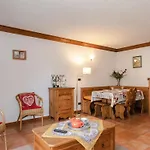 Bel Appartement Central Avec Balcon Et Parking A Chamonix - Fr-1-343-236