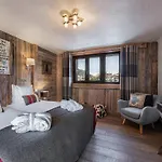 Chalet Elegant A Courchevel Le Praz Avec Spa, Cheminee Et Services Inclus - Fr-1-568-35 (Adults Only)